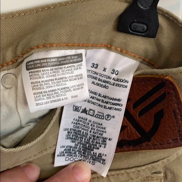 Docker’s Slim Fit Khaki’s, 33x30 - Picture 3 of 5